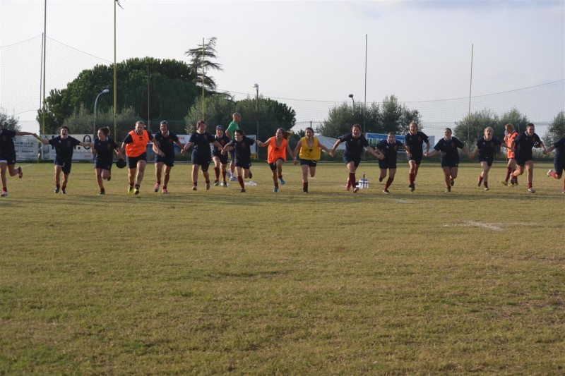 festa femminile dopo vittoria col bologna