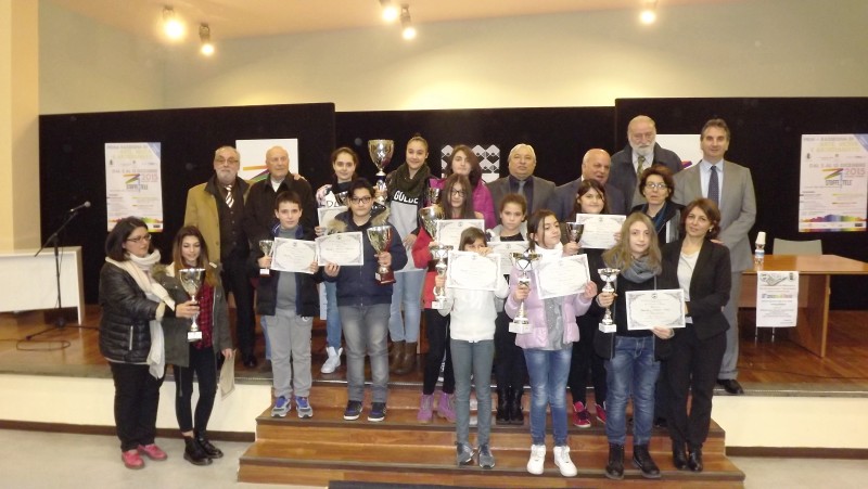 FOTO DI GRUPPO DI TUTTI I PREMIATI-