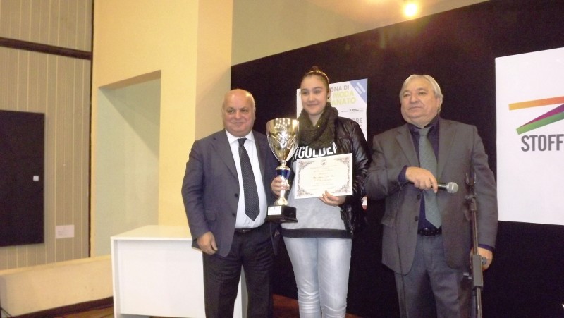 nella foto il sindaco Maurizio Caliciotti e l'assessore Maurizio Mattacchioni durante una premiazione