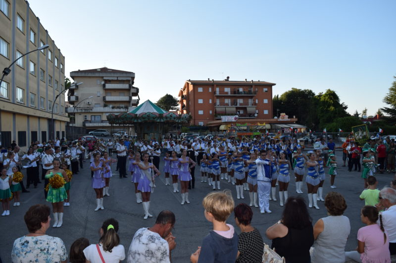 una veduta sul piazzale dell'anfiteatro